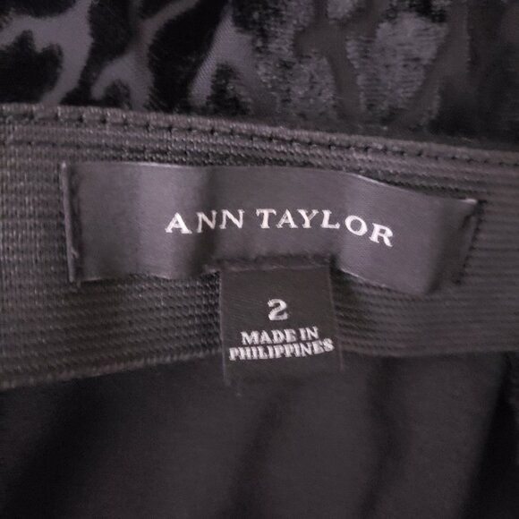 Ann Taylor Pencil Skirt Size 2 Black Velvet Leopard Zip Back - Picture 8 of 8